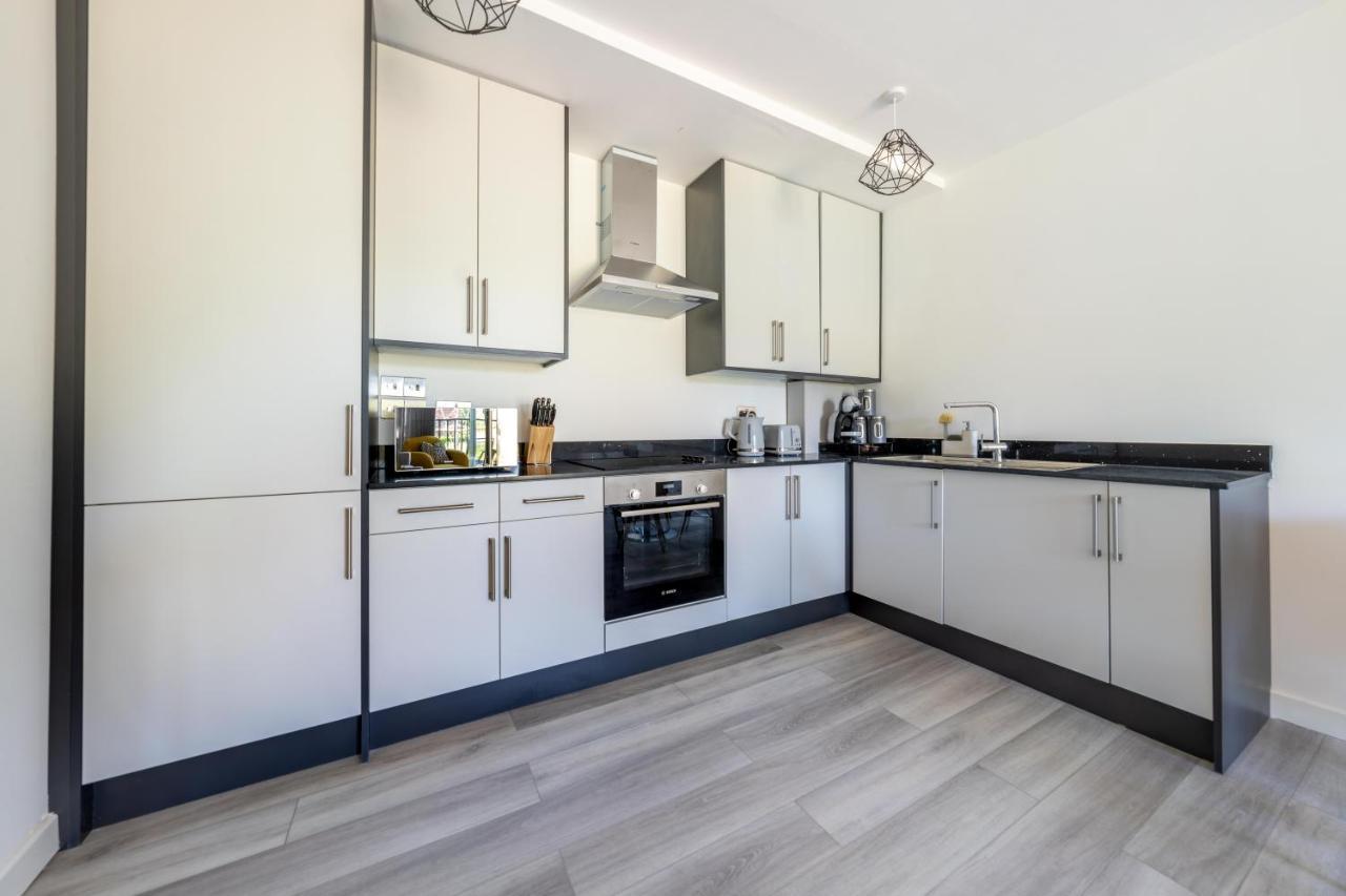Ash View Place 3 -Heathrow - Thorpe Park - Free Parking Staines-upon-Thames Exteriér fotografie