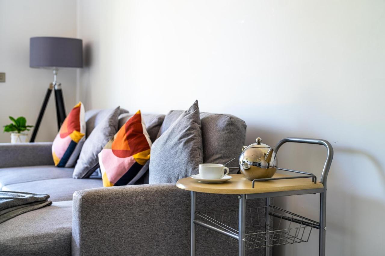Ash View Place 3 -Heathrow - Thorpe Park - Free Parking Staines-upon-Thames Exteriér fotografie