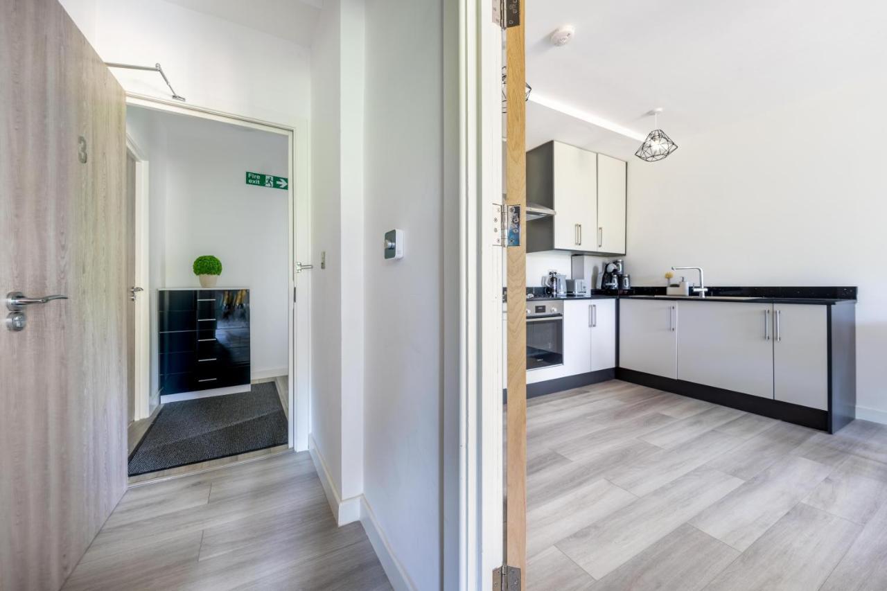 Ash View Place 3 -Heathrow - Thorpe Park - Free Parking Staines-upon-Thames Exteriér fotografie